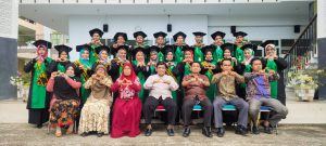 Foto Bersama Alumni FASIH