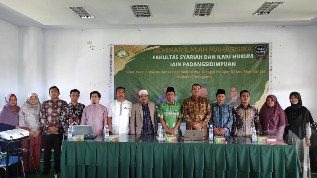 SEMINAR ILMIAH: PENDIDIKAN KARAKTER BAGI MAHASISWA SEBAGAI PELOPOR  DALAM MEMBANGUN MODERASI BERAGAMA