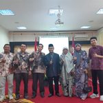 Dukung Penguatan SDM, Dekan FASIH Hadiri Ujian Promosi Doktor Hasiah di UIN Imam Bonjol